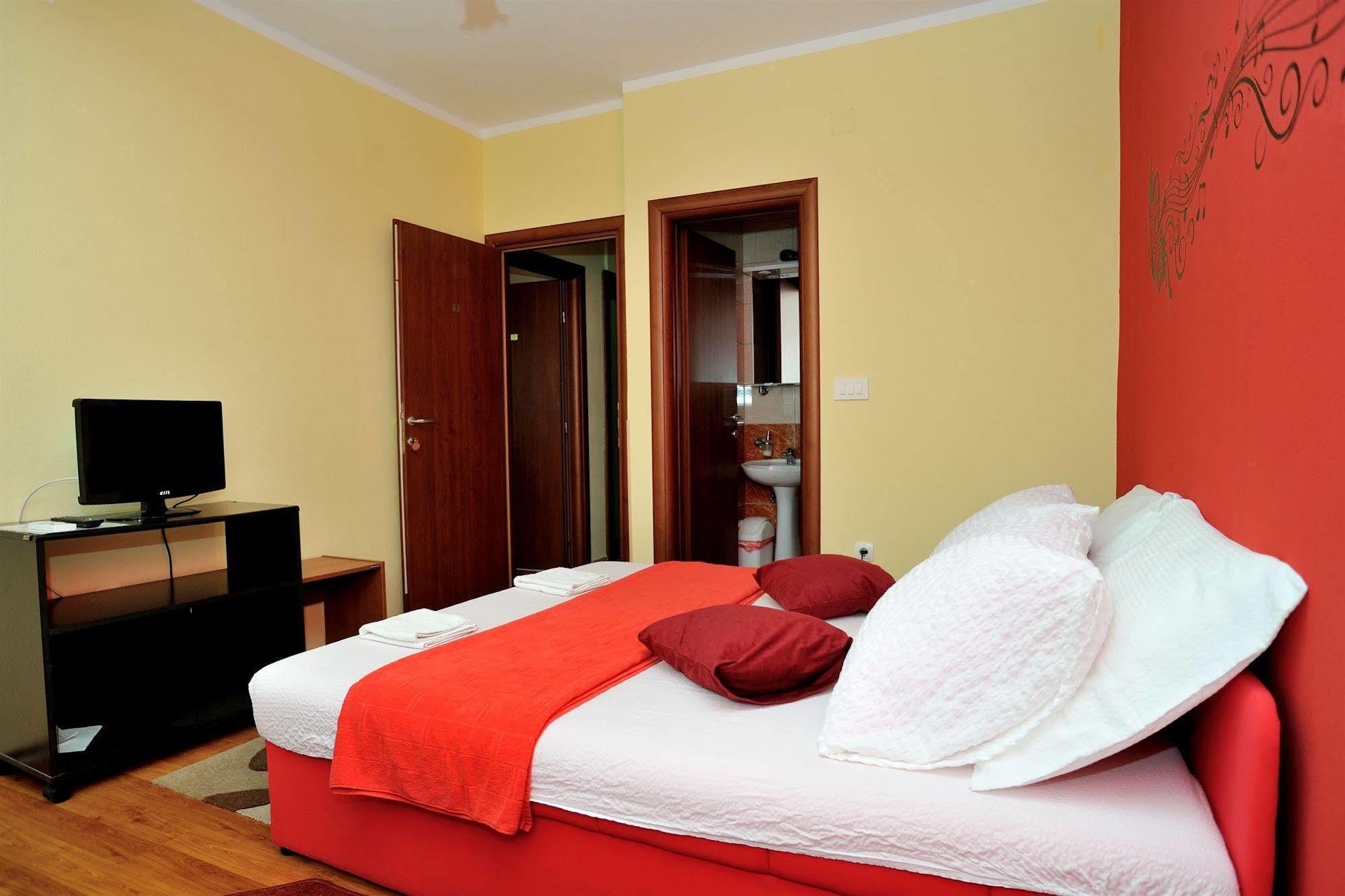 Pansion Villa Nur Mostar Buitenkant foto